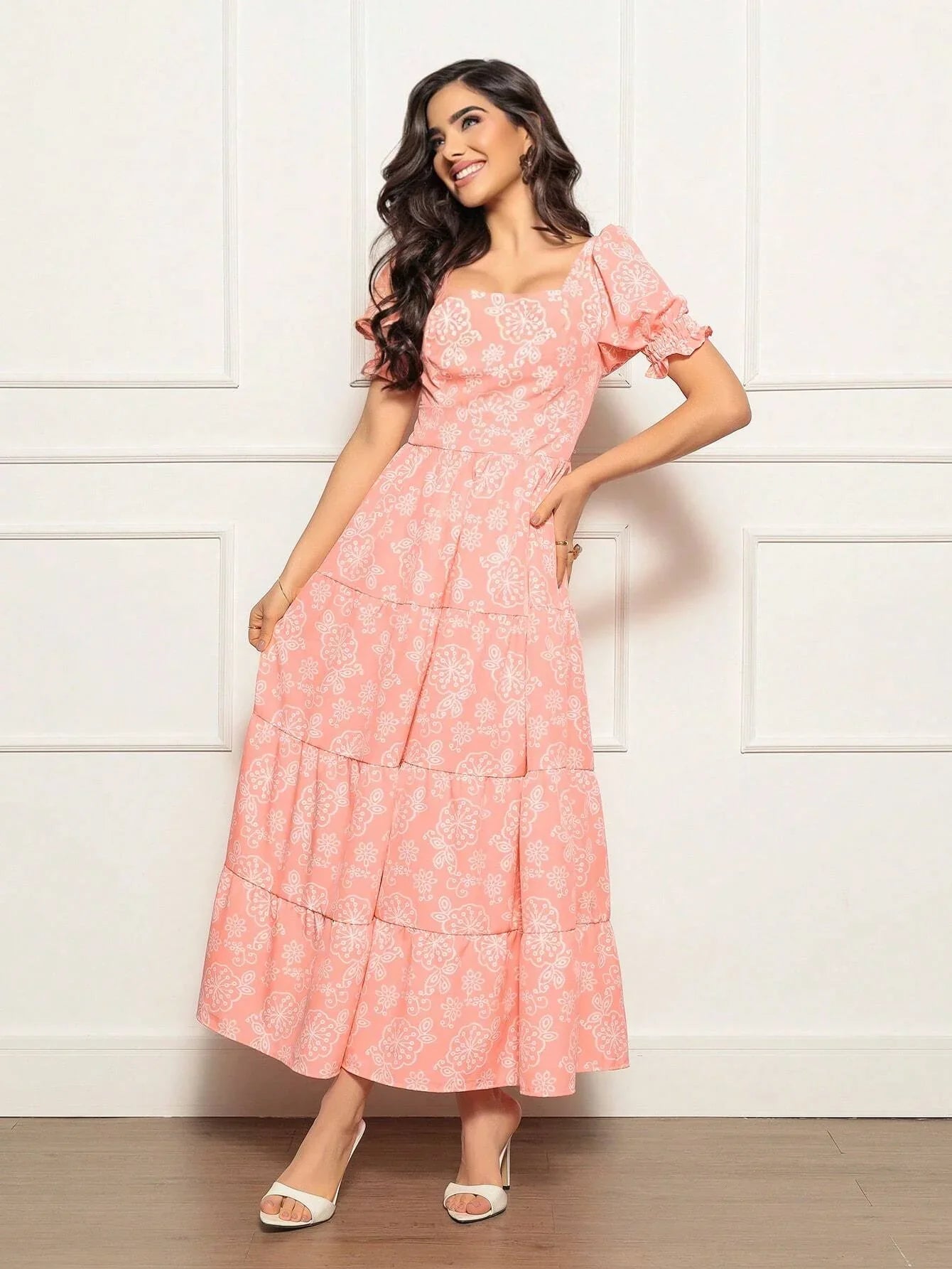 Long printed dress with sleeves
