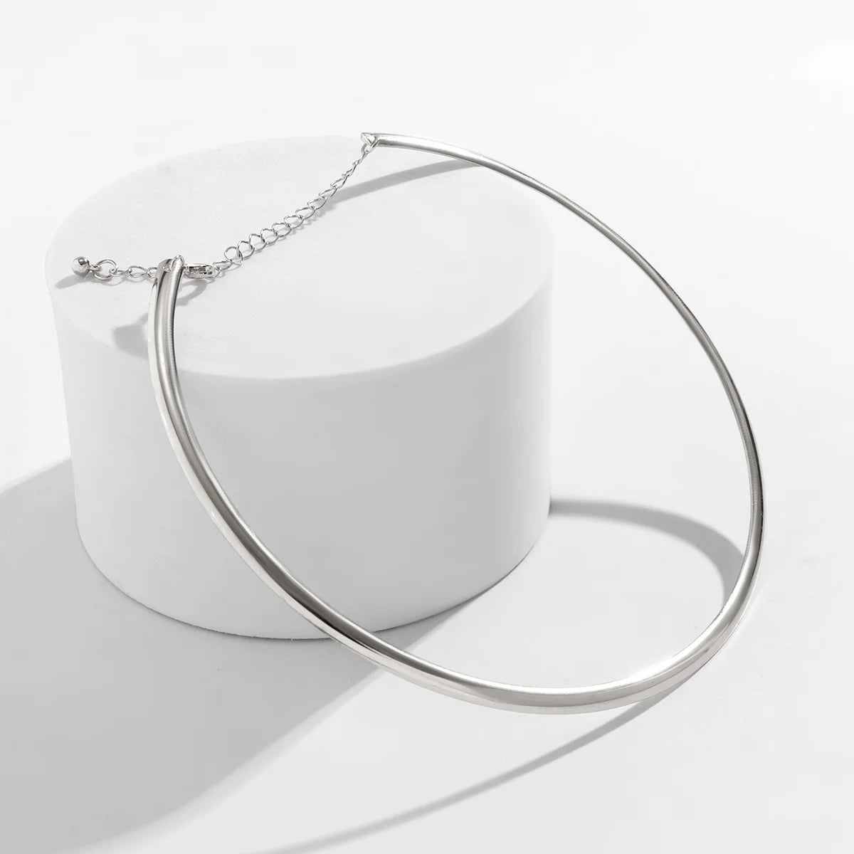 Sculpted Halo Choker - Livellia