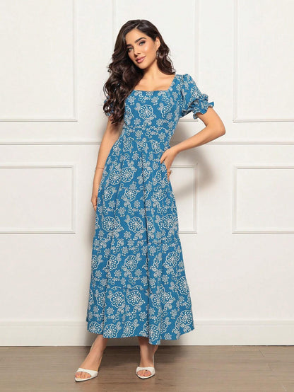Long printed dress with sleeves