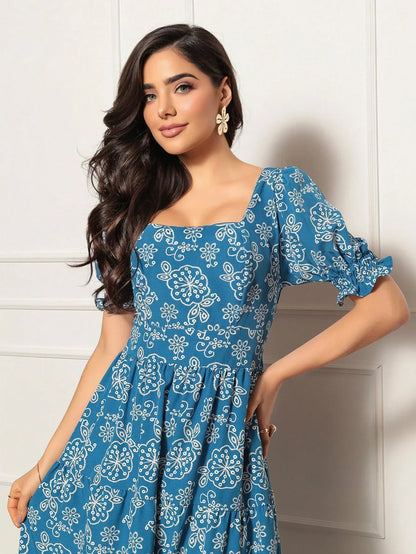 Long printed dress with sleeves