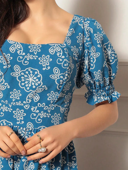 Long printed dress with sleeves