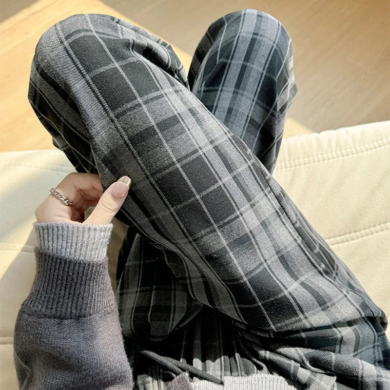 Plaid Chic High-Waist Trousers - Livellia