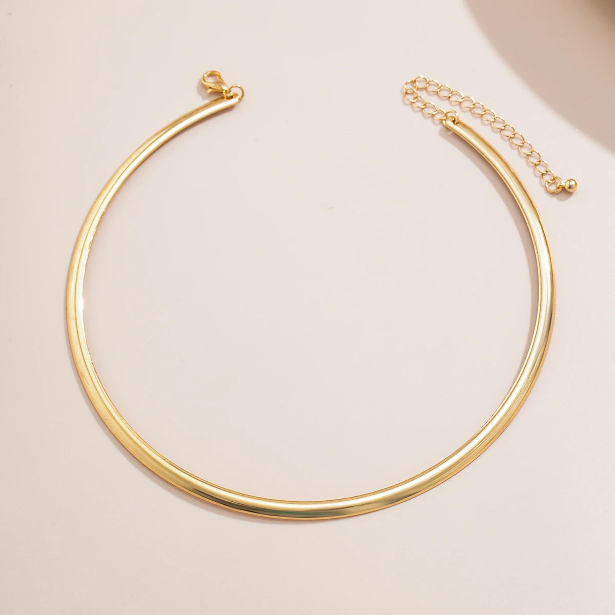 Sculpted Halo Choker - Livellia
