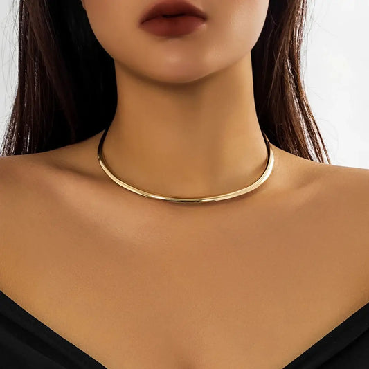 Sculpted Halo Choker - Livellia