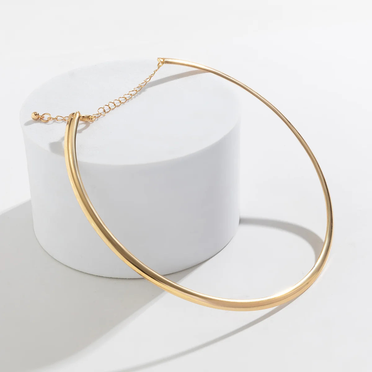 Sculpted Halo Choker - Livellia